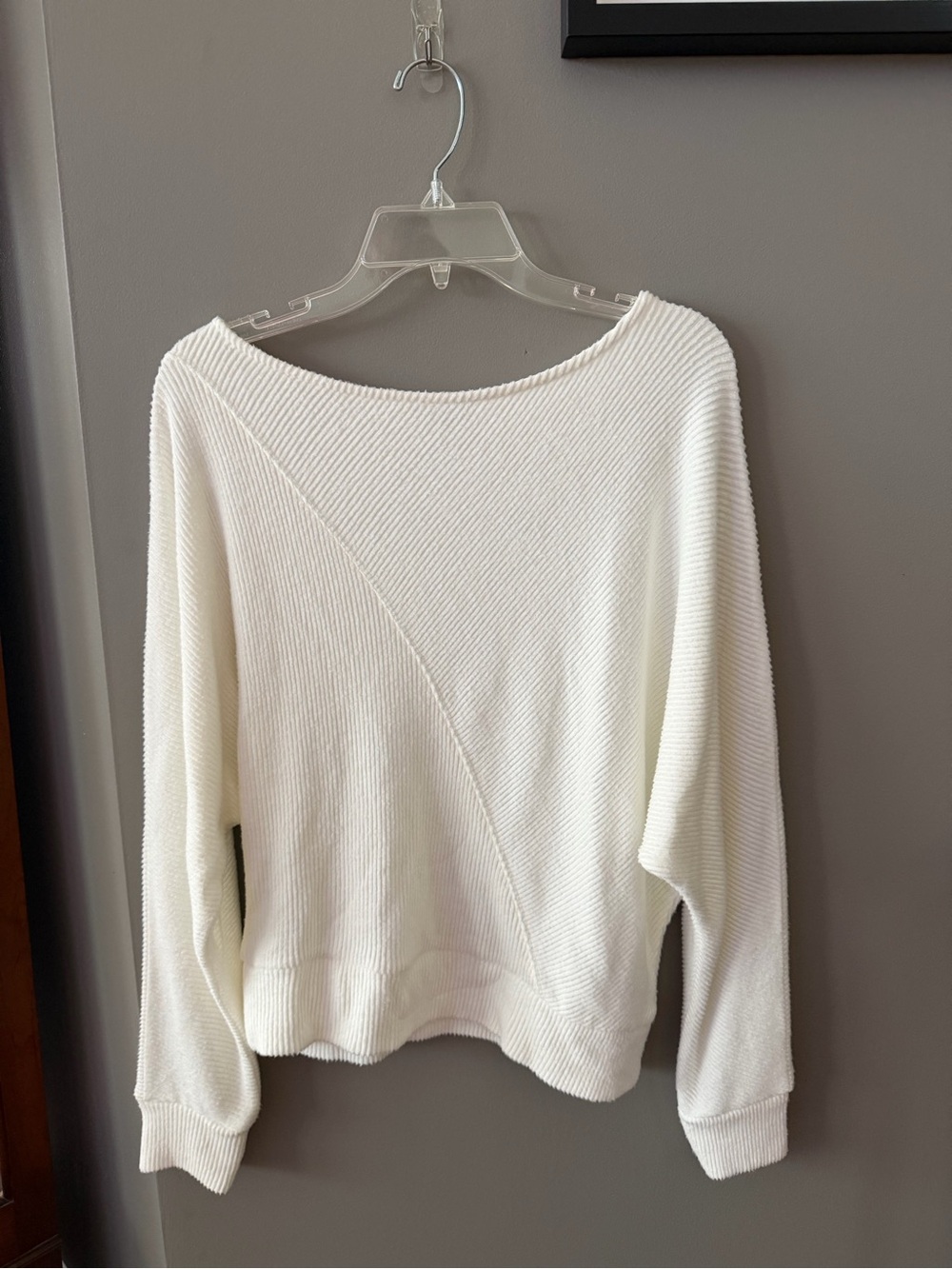 Evereve Cream Ribbed Boatneck Sweater. Medium